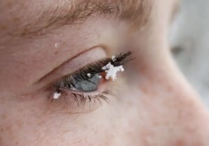 روش های کنترل خشکی چشم در زمستان