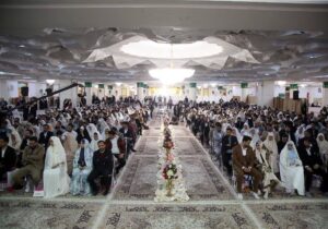 جشن ازدواج ۷۳۰ زوج دانشجو در حرم مطهر بانوی کرامت
