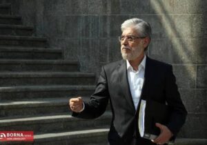 وزیر علوم: مسئولان دولتی در بیش از ۱۰۰ نشست دانشجویی حاضر شدند