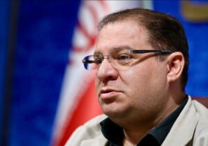 گلزاری: نمی‌توان با مردم به زبان دستوری سخن گفت