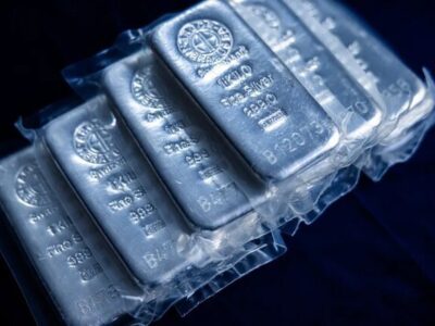 قیمت نقره از مرز ۶۰ دلار عبور کرد