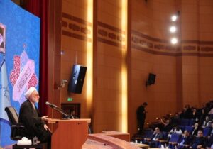 در مکتب اسلام زن به مثابه ریحانه و گل است/ مکتب غربی به زن به مثابه یک کالا می‌نگرد