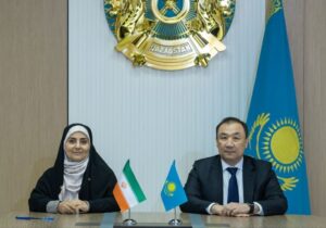 وزیر راه و شهرسازی: توسعه همکاریهای ترانزیتی و حملونقل با قزاقستان بررسی شد