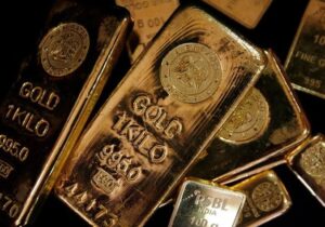 طلای جهانی عقب‌نشینی کرد