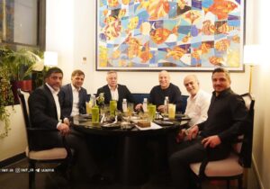 نایب رئیس اتحادیه جهانی کشتی با دبیر و سوریان همسفره شد