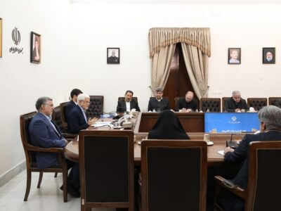 انتقاد عارف از دخالت‌های غیرتخصصی در زمینه بهداشت و درمان/ عقب ماندگی در تکمیل برنامه سلامت الکترونیک باید جبران شود