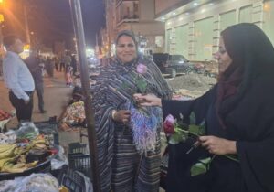 تجلیل شهرداری رودان از بانوان شاغل در بازار در روز مادر