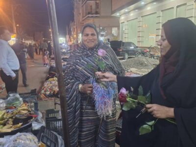 تجلیل شهرداری رودان از بانوان شاغل در بازار در روز مادر