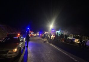 واژگونی اتوبوس در محور سرچم ـ اردبیل / انتقال ۲۳ مصدوم به مراکز درمانی