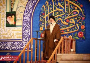 آیت ا…علم الهدی: نوسانات شدید قیمتها حاصل عملکرد سربازان نیابتی آمریکا در اقتصاد است/ فشار اصلی دشمن، تغییر هویت دینی و فرهنگی ملت ایران