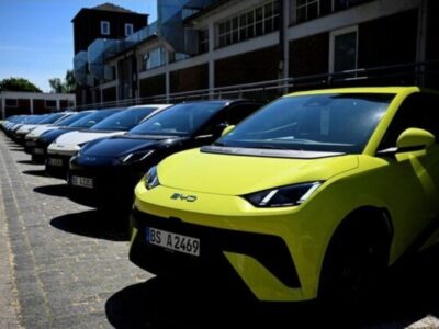 رشد فروش جهانی خودروهای برقی به کف رسید