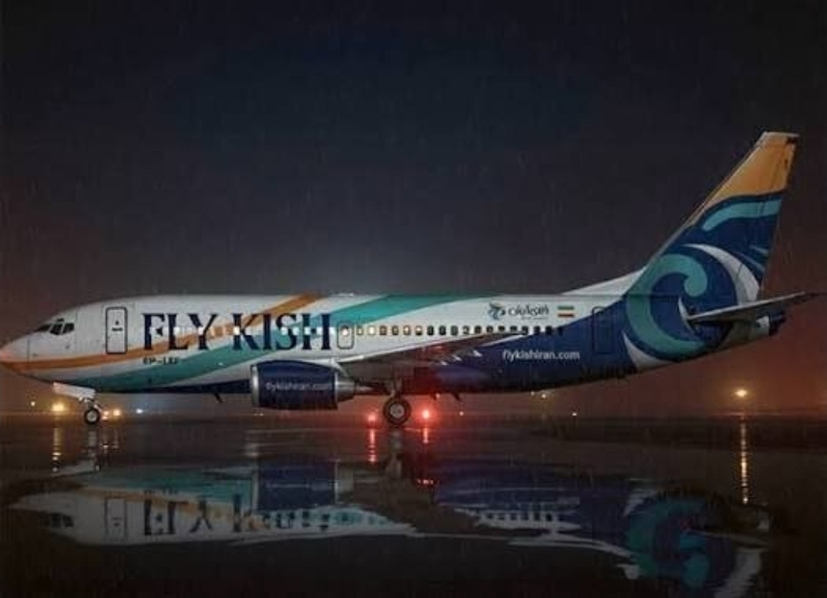 بازگشت هواپیما با هدایت کنترلرهای برج مراقبت پس از ترکیدن لاستیک بازگشت هواپیما با هدایت کنترلرهای برج مراقبت پس از ترکیدن لاستیک