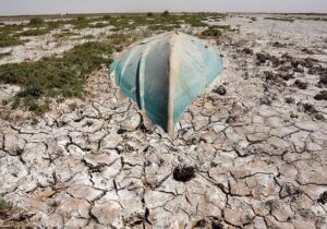 حیات هامون؛ حقیقتی پشت سدها و روی خاک ترک خورده