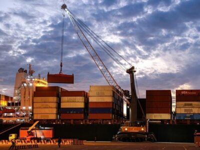 ارتقای بندرچابهار در واردات کالای اساسی به رتبه سوم کشور/ ورود یک میلیون و۲۷۵ هزار تن کالا