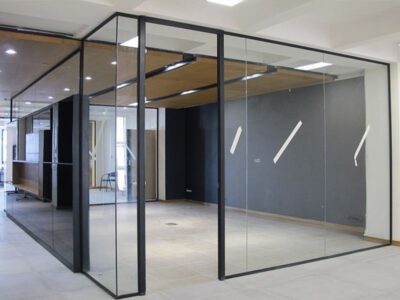 انواع پارتیشن اداری و بهترین روشهای انتخاب، طراحی و اجرای آن در فضاهای کاری مدرن