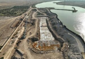 استاد دانشگاه شهید چمران اهواز: آلودگی‌های انسانی کارون را به نصف ظرفیت تاریخی رسانده / اجرای ناقص طرح”سه‌سد” عامل شوری آب آبادان و خرمشهر