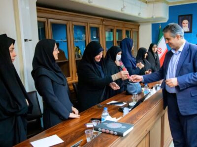 تجلیل استاندار مرکزی از بانوان شاغل در استانداری به مناسبت روز زن
