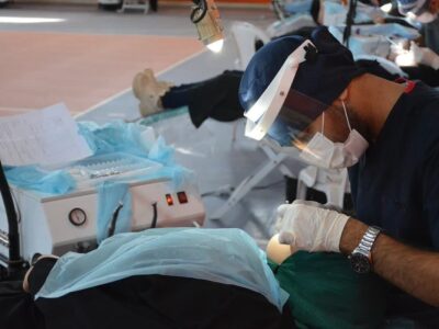 انجام بیش از ۶۰۰ خدمت دندانپزشکی ویژه خانواده های ولی نعمت در خرمدشت