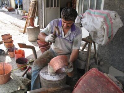 فعالیت سه هزار هنرمند زنجانی در رشته مسگری