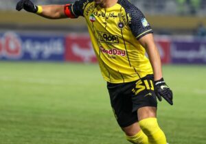 پرچم سپاهان در دستان حاج صفی