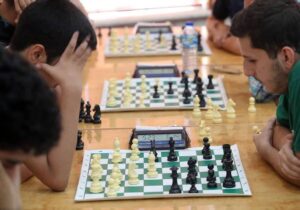 مادر؛ اولین همراه هر قهرمان شطرنج + فیلم