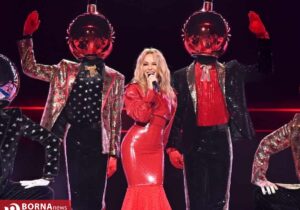 کایلی مینوگ با یازدهمین آلبوم شماره یکش صدر جدول بریتانیا را فتح کرد/ آغاز رقابت تکآهنگهای کریسمس