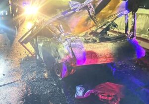 آتش سوزی خودروی پراید و جان باختن ۲ سرنشین در صومعه سرا