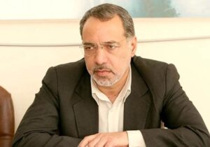 احزاب در حاشیه سیاست ماندهاند