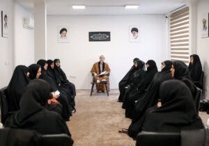 بانوان تاثیرگذار استان قزوین با امام جمعه دیدار کردند