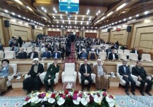 تجلیل از فعالان حوزه نماز در اجلاس استانی در قزوین 