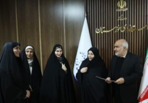 تقدیر استاندار خوزستان از دو بانوی فعال اجتماعی