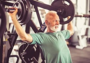 ۱۰ تمرین ساده برای حفظ قدرت و تحرک در سالمندی