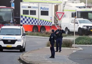 جزئیات تازه از تیراندازی خونین ساحل بوندی؛ عاملان حمله پدر و پسر بودند/ پای ارتباط با داعش به میان آمد