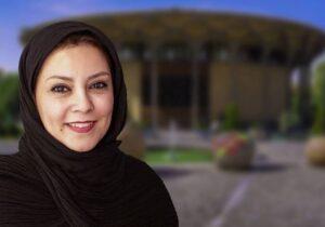 زهره بهروزینیا دور دوم نمایش «بازی بزرگ» را به صحنه میبرد