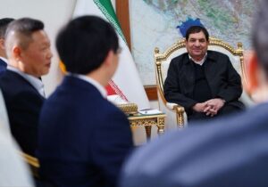 دستیار رهبری انقلاب: بستههای اقتصادی میان ایران و چین زودتر اجرا شوند