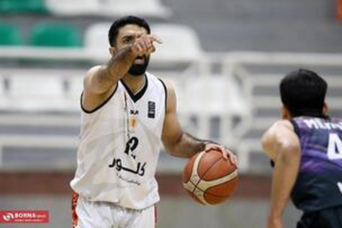 شکار شیرینِ کاراکالی ها روی سبد طبیعت شکار شیرینِ کاراکالی ها روی سبد طبیعت