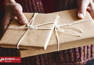 از الیف شافاک تا رابرت مکفارلن؛ کتابهایی که نویسندگان برای هدیه دادن انتخاب میکنند