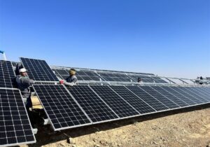 نیروگاه خورشیدی ۹ مگاواتی تنگستان در آستانه بهرهبرداری