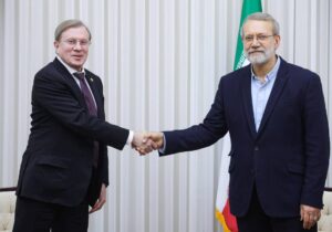 شتاب‌بخشی به کریدور راهبردی شمال–جنوب؛ دیدار لاریجانی و معاون نخست‌وزیر روسیه در تهران