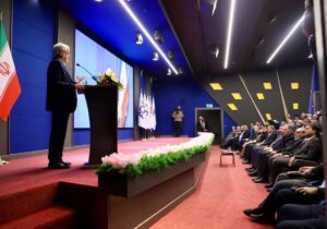 عارف: در زنجیره خودرو حلقه فرهنگ‌سازی‌ اهمیت اساسی دارد