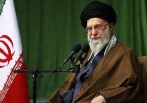 رهبر انقلاب: جوانان ما خوب هستند/رفتار برخی دستگاه‌ها انتقال ارزش‌های شهدا را نشان نمی‌دهد