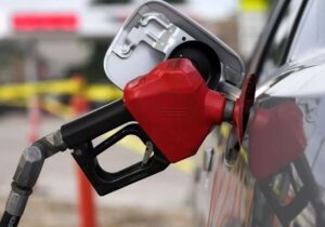 کاهش ۴۰ درصدی مصرف بنزین تکذیب شد