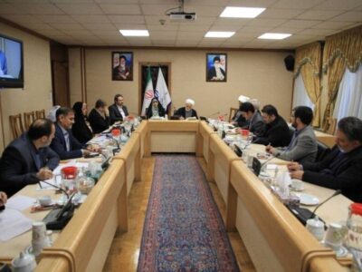 انصاری: از نظر حقوقی موتورسواری زنان خلاف قانون نیست