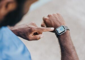 اسمارت واچ چیست و چه قابلیت هایی دارد؟