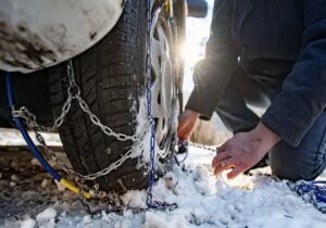 بارش برف و باران در ۲۴ استان کشور / لزوم همراه داشتن زنجیر چرخ در محورهای لغزنده