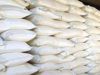 حمل آرد کارخانجات هرمزگان در شرایط ناپایدار جوی ادامه دارد