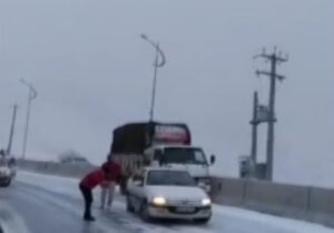 لغزندگی محورهای مواصلاتی کردستان/ از سفرهای غیرضروری خودداری کنید