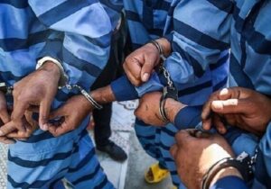 دستگیری شبکه کلاهبرداری ۳۷۰ میلیاردی با دسته‌چک‌های کارتن‌خواب‌ها در البرز