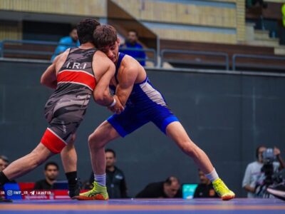 اهدای کاپ سوم مشترک لیگ برتر کشتی فرنگی به دانشگاه آزاد و رعد پدافند