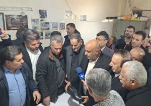 وزیر کار از مجموعه کارگاهی کفش دانسفهان بازدید کرد